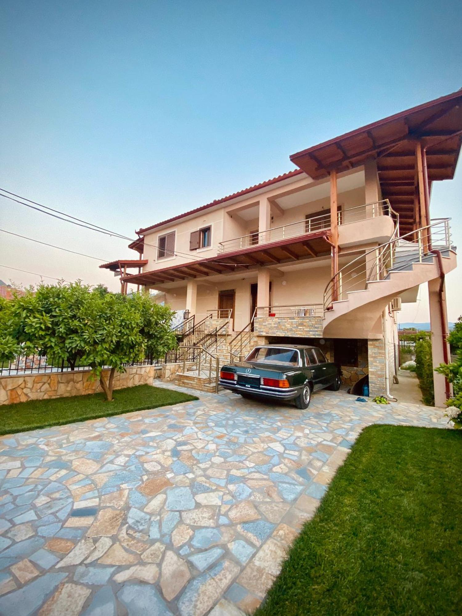 Villa เบราท ภายนอก รูปภาพ